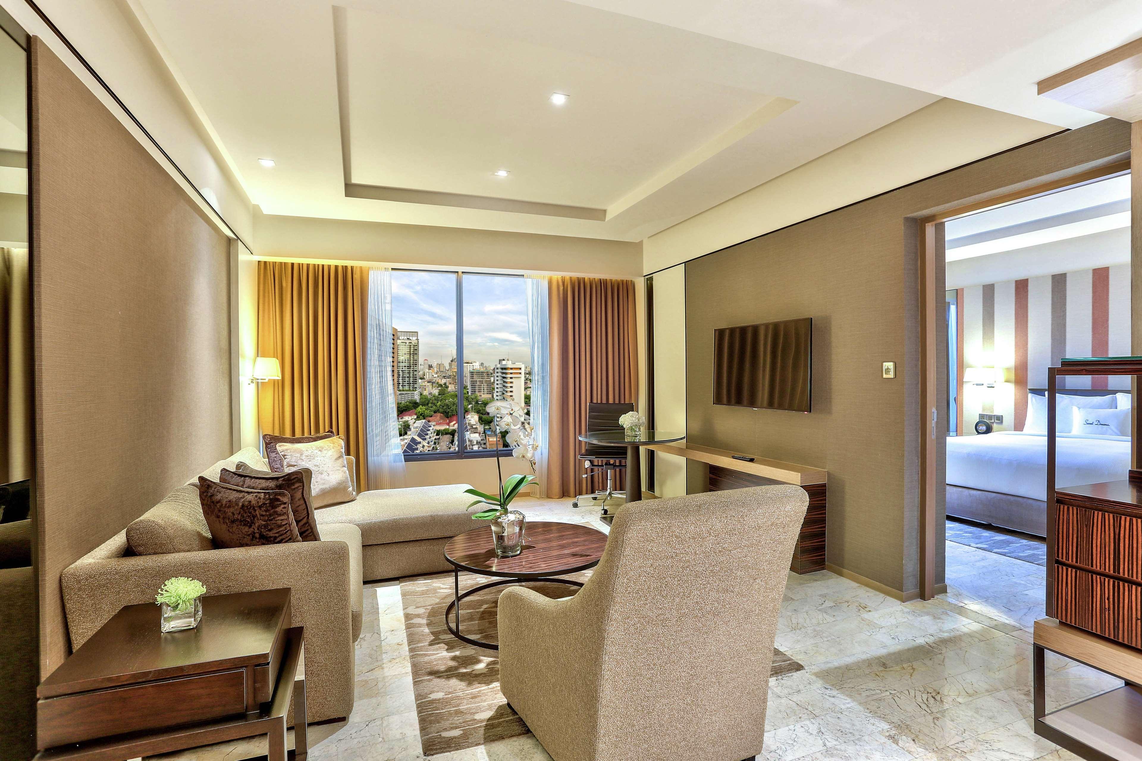 Отель Doubletree By Hilton Sukhumvit 5*