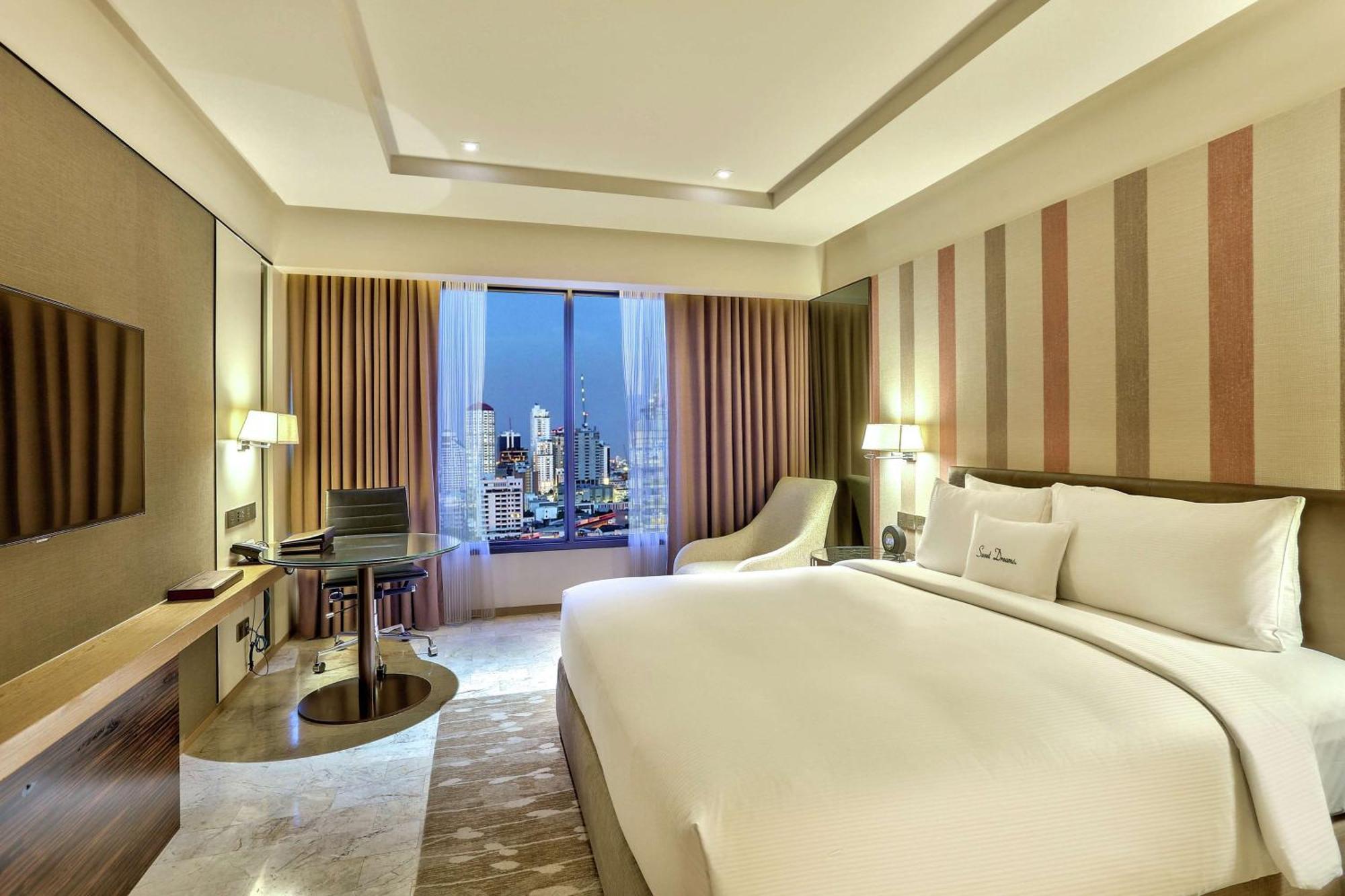 Отель Doubletree By Hilton Sukhumvit Бангкок