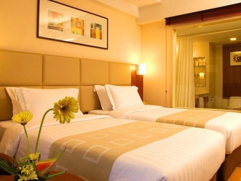 Отель Doubletree By Hilton Sukhumvit Бангкок